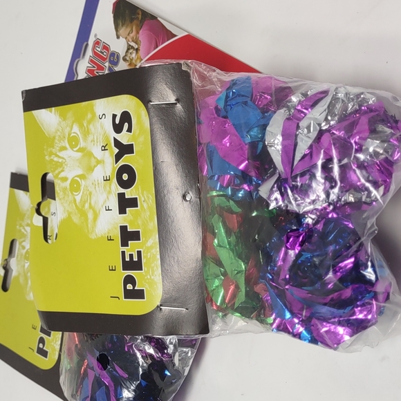 New Cat Toys Jeffers Mylar Crackle Balls & Kong Active Ball - Picture 2 of 4